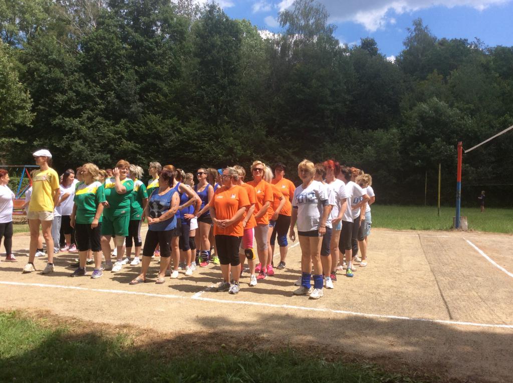 Fotogaléria Turnaj v ženskom volejbale o pohár starostov 5.7.2016 (7) Turnaj v ženskom volejbale o pohár starostov 5.7.2016