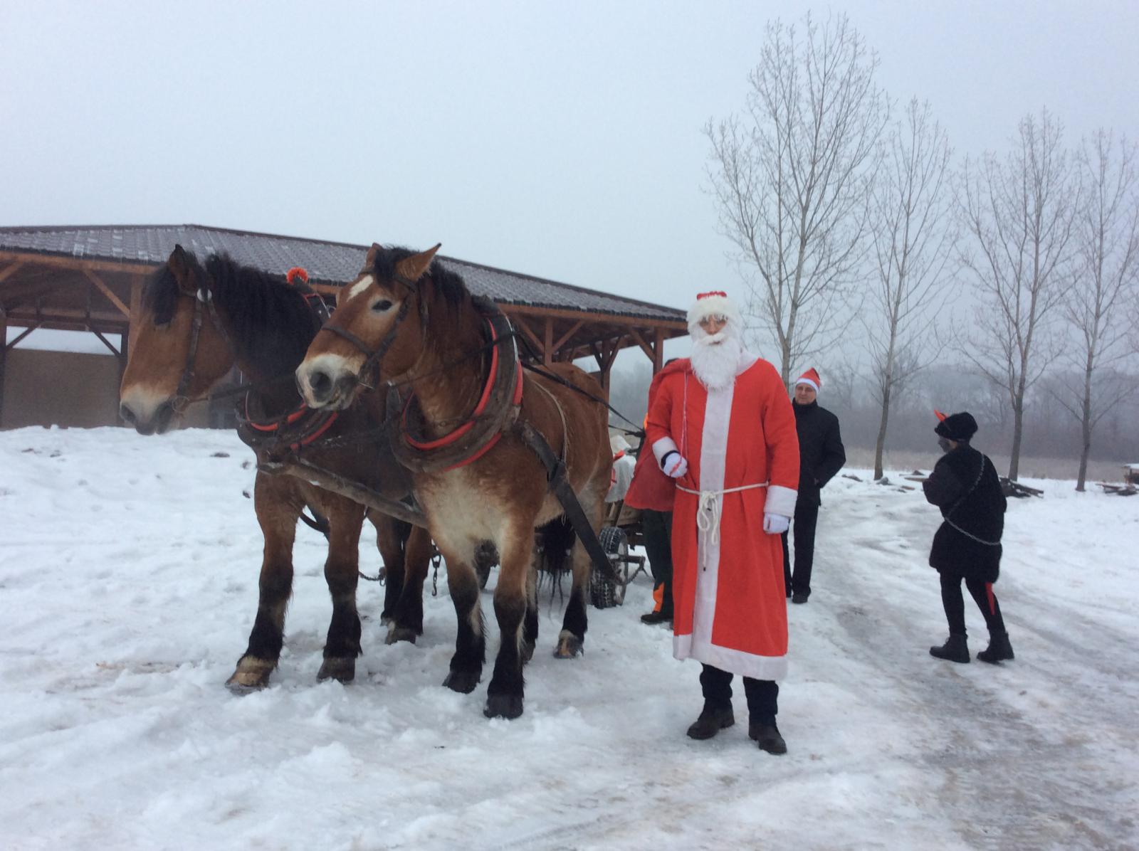 Fotogaléria Prišiel k nám Mikuláš 10.12.2016 (20) Prišiel k nám Mikuláš 10.12.2016